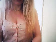 1 delle nostre donne webcam più calde durante un'emozionante chat di sesso in webcam