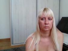 1 delle nostre migliori webcam ladies durante una conversazione webcamsex calda