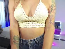 Una delle camgirl più apprezzate durante una sessione di sesso erotico in webcam