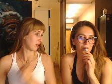 Una delle nostre principali webcam girl durante una sensuale conversazione camseks