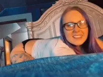 Piccolo culo si agita