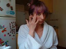 Questa donna webcam mostra il reggiseno taglia B seno per la webcam del sesso