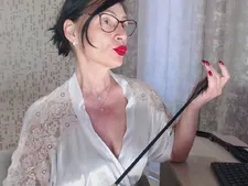 Immagine erotica della bella figura di cam babe SheWhoKnows