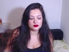 Questa donna webcam mostra il behamaat D dietro la sex cam
