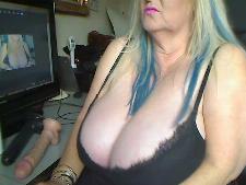 Una delle migliori webcam girl durante una conversazione di sesso in cam online