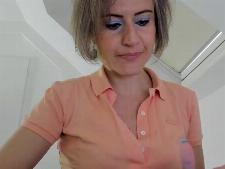 Live webcam babe mostra der cup taglia B dietro la chat di sesso
