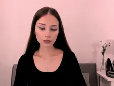 La cam woman europea EmilyBelle durante uno dei suoi spettacoli di webcamsex