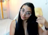 Vieni ad aiutarmi a pettinare i capelli