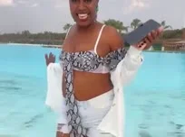 Tentazione estiva sulla riva