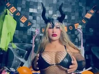 Ragazza webcam di Halloween felice