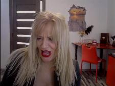 una delle nostre webcam girl più calde durante una chat di sesso in webcam calda