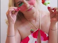 Assaggia il mio gelato alla fragola